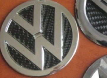 Карбоновая эмблема VW